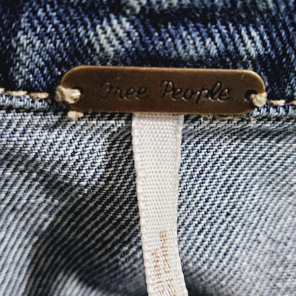 Free People Jean Jacket Womens Sz 0 Motorcycle‎ Trucker Distressed Blue Denim - Picture 5 of 9